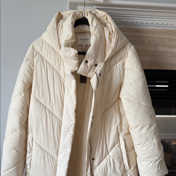 Banana Republic Jackets & Blazers - Banana Republic Off-White Puffer Jacket NWT